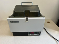 Bain chauffant Polyscience model 10L pour laboratoire --- Polyscience model 10L laboratory heating bath