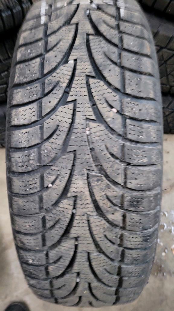 4 pneus dhiver P235/65R17 104S Sailun Ice Blazer WST1 29.5% dusure, mesure 8-10-10-9/32 in Tires & Rims in Québec City - Image 4