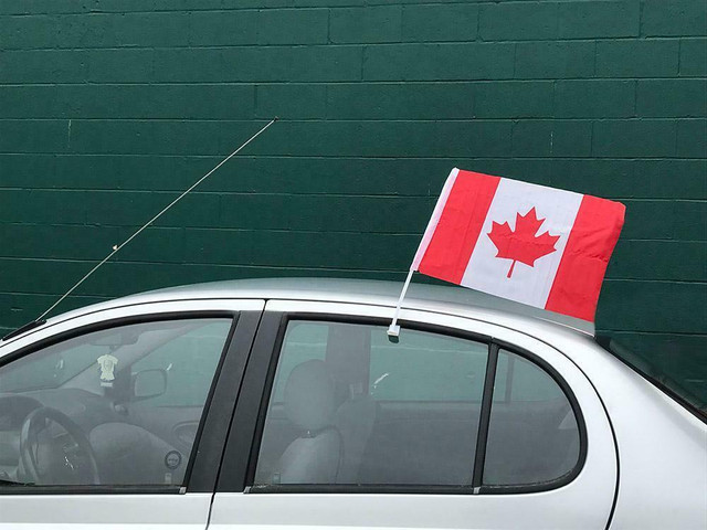 12 X 18 CANADIAN FLAGS FOR YOUR CAR -- Easy to set up -- Show off your Canadian pride! in Other