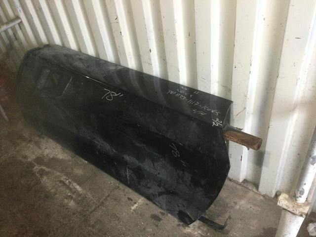 (FUEL TANK FAIRINGS)  KENWORTH  -Stock Number: H-3086 in Auto Body Parts in Ontario - Image 2
