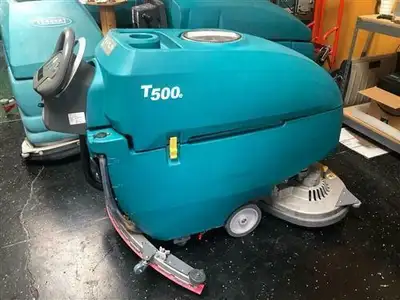 Tennant T500/T600 Automatic Floor Scrubber!!  Priced Right!!!