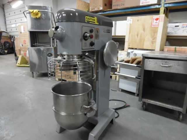 Hobart D340PFS 40 Quart Dough mixer 208V Phase 3 dans Autres équipements commerciaux et industriels  à Ontario - Image 2