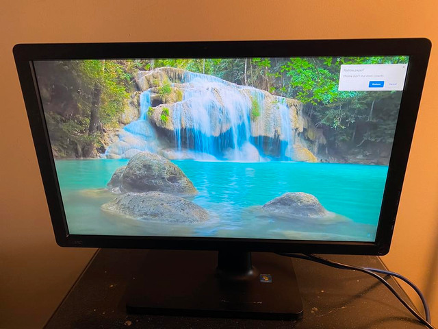 Used 24 Benque V2410  Monitor with HDMI1080 for Sale, Can deliver in Monitors in Ontario