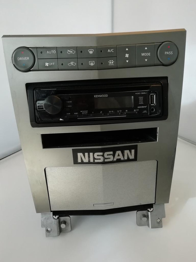 Nissan maxima temperature control with Kenwood cd player in Auto Body Parts in Toronto (GTA)