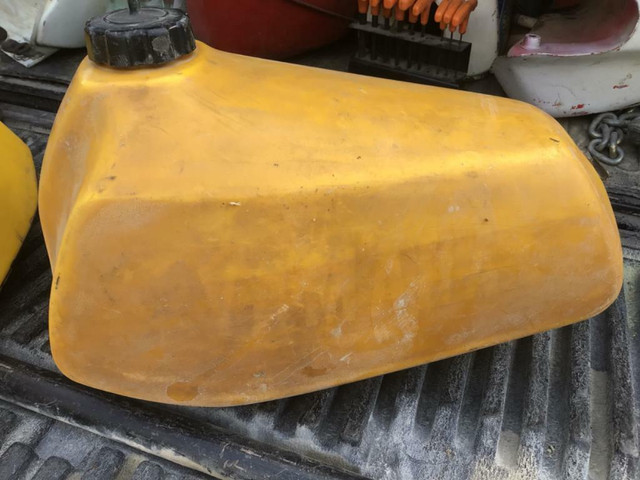 1978 Yamaha YZ250 Gas Tank in Motorcycle Parts & Accessories in Manitoba - Image 2