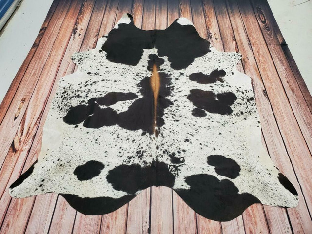 Cowhide rug real, natural, genuine, large cow skin rugs free shipping cow hyde in Rugs, Carpets & Runners in Ontario - Image 3