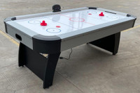 NEW 7 FT AIR HOCKEY TABLE & ELECTRONIC SCORING 112310
