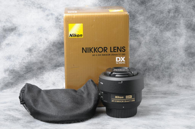 AF-S DX Nikkor 35mm F/1.8G + Lens Hood &amp; Bag (ID: 1659) in Cameras & Camcorders