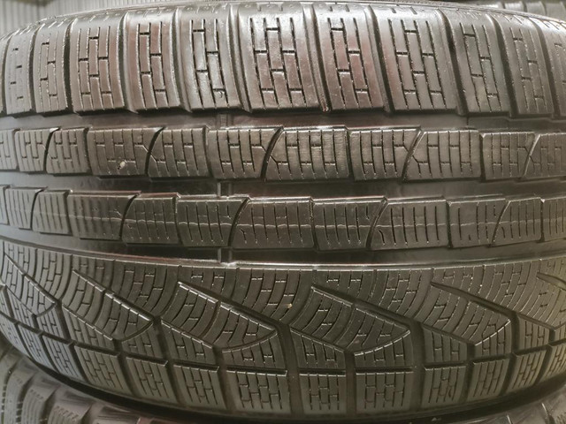 (LH23) 1 Pneu Hiver - 1 Winter Tire 265-40-20 Pirelli 7-8/32 in Tires & Rims in Greater Montréal