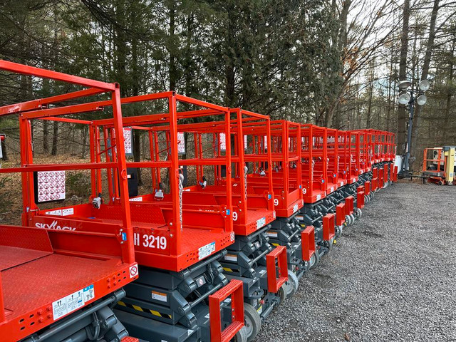 Skyjack 19 foot Scissor Lifts-Aerial Lift-Safety Certified in Heavy Equipment Parts & Accessories in Hamilton - Image 3