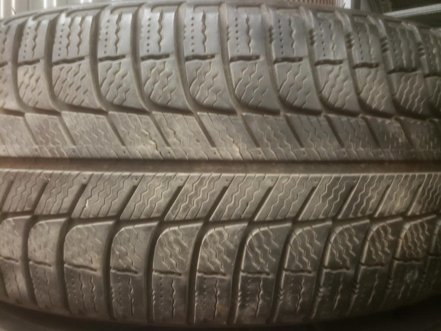 (ZH620) 4 Pneus Hiver - 4 Winter Tires 225-65-16 Michelin 6-7/32 - 5x108 - VOLVO in Tires & Rims in Greater Montréal - Image 2