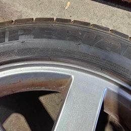 225/45/17 4 pneus ete sur mag 5x108 oem volvo in Tires & Rims in Greater Montréal - Image 2