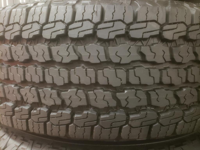 (Z445) 5 Pneus Ete - 5 Summer Tires 245-75-17 Goodyear 10-11/32 - COMME NEUF / LIKE NEW in Tires & Rims in Greater Montréal - Image 2
