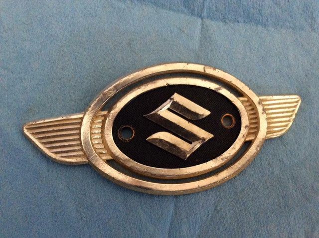 1969 1970 Suzuki OEM Flying Wing S T500 Gas Tank Badges in Motorcycle Parts & Accessories in Ontario - Image 3