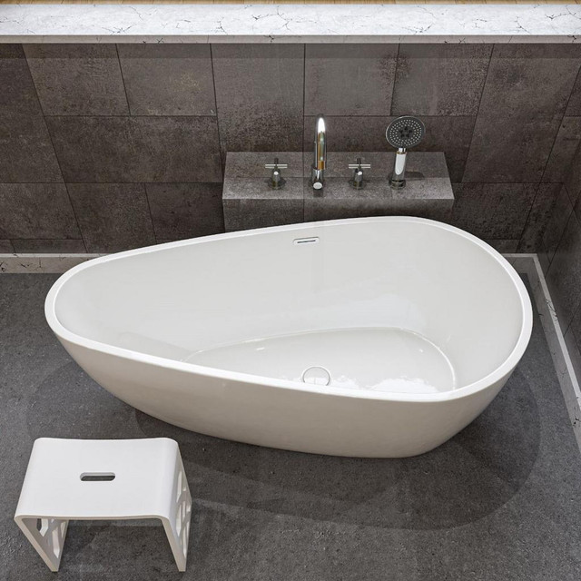 59 Inch Black/White or White Oval Free Standing Soaking Bathtub w Center Drain  ATC in Plumbing, Sinks, Toilets & Showers