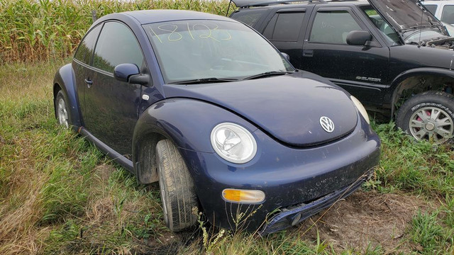 Parting out WRECKING: 2002 Volkswagen Beetle TDI in Other Parts & Accessories