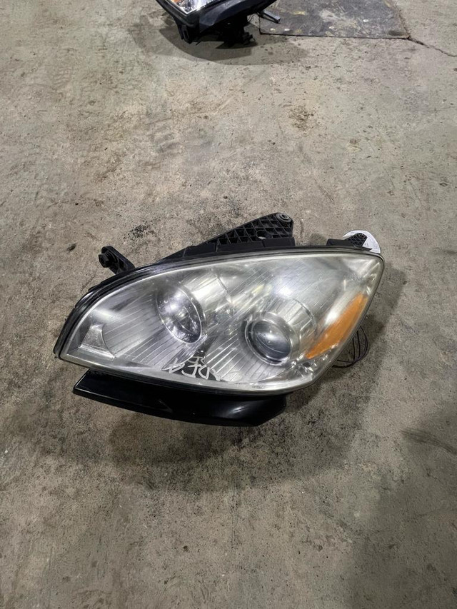 2009 GMC ACADIA LH HEADLAMP ASSY. FOR SALE! in Auto Body Parts