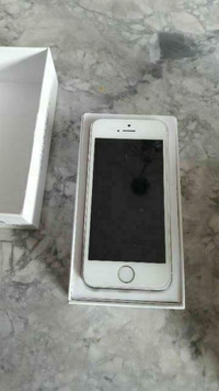 iPhone 5 16GB CANADIAN MODELS NEW CONDITION With New Accessories Unlocked 1 Year WARRANTY!!!