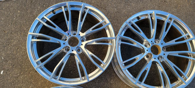 4 mags 20 pouces 5x120 staggered original bmw in Tires & Rims in Greater Montréal - Image 4