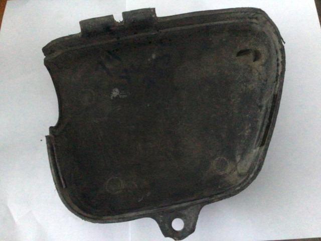 1974 1975 Honda Motosport SL250 XL250 Airbox Side Cover in Motorcycle Parts & Accessories in Ontario - Image 2