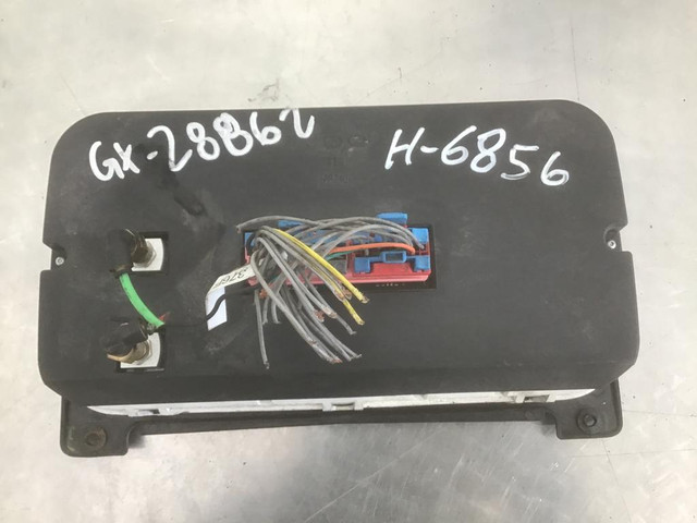 (INSTRUMENT CLUSTER / TABLEAU INDICATEUR)  FREIGHTLINER COLUMBIA C120 -Stock Number: H-6856 in Auto Body Parts in Alberta - Image 2