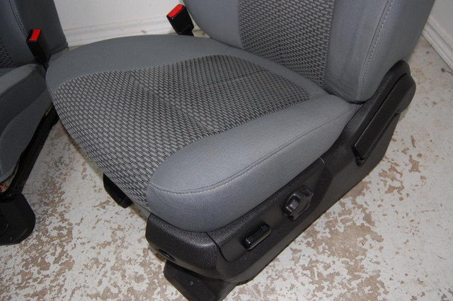 Ford F250 2011 Super Duty POWER cloth seats F350 F450 truck in Other Parts & Accessories - Image 4