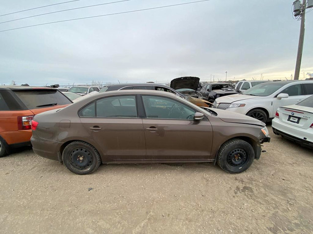 2012 Volkswagen Jetta Sedan: ONLY FOR PARTS in Auto Body Parts - Image 4