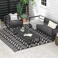 Outdoor Rug 95.7" x 120.1" x 0.1" Black and White Clover