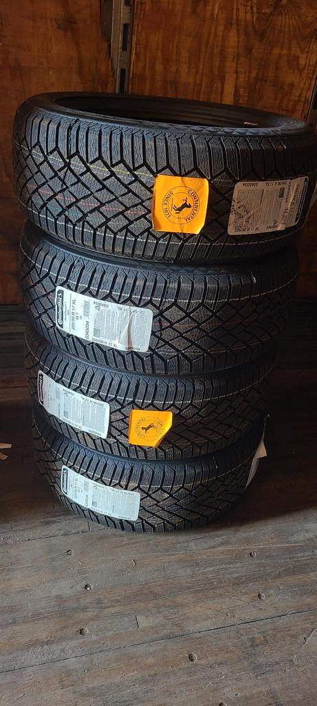 New set of 225/50/17 Continental VikingContact 7 in Tires & Rims in Ontario