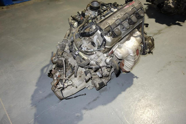 JDM Honda Civic Acura 1.7L SOHC VTEC Engine Motor 5speed Manual Transmission D17A 2001-2005 in Engine & Engine Parts - Image 3