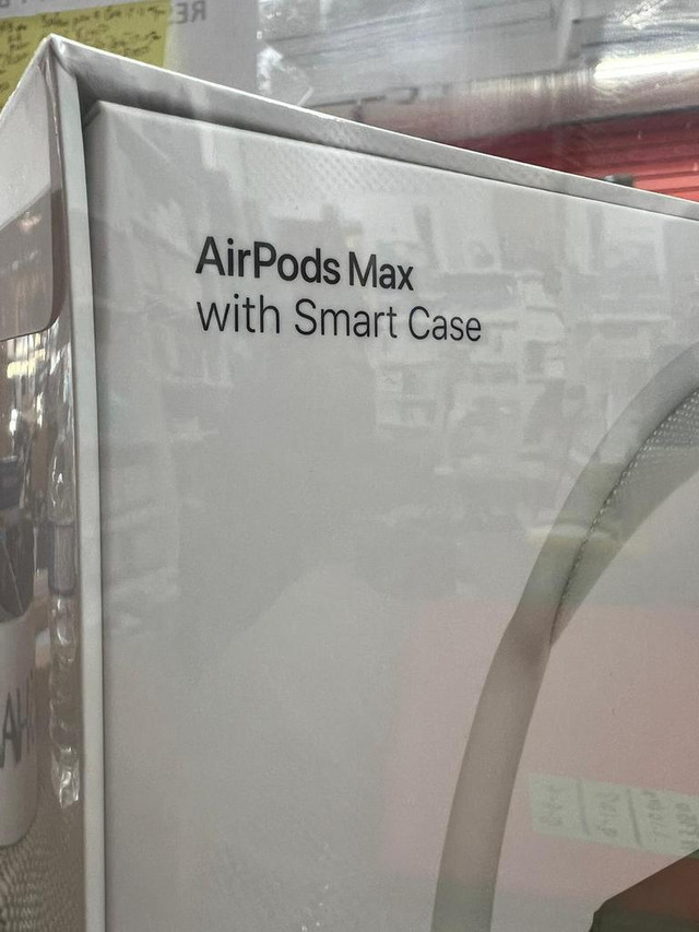 APPLE AIRPODS MAX - GREEN - BRAND NEW SEALED ONLY 1 IN STOCK @MAAS_WIRELESS in Headphones in Toronto (GTA) - Image 4