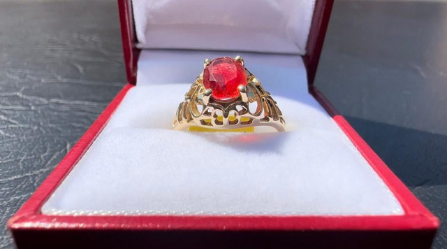 #315 - 14kt Yellow Gold Syn. Carnelian Ladies Ring, Size 5 3/4 in Jewellery & Watches - Image 2