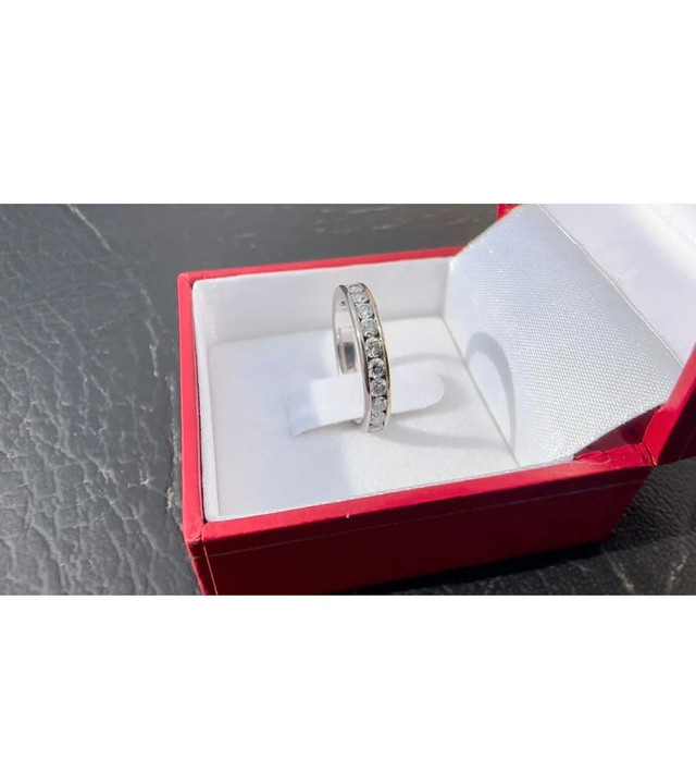 #461 - 18k White Gold, .70ct Natural Diamond Band, Size 5 1/2 in Jewellery & Watches - Image 3