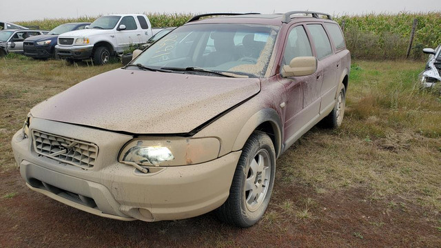 Parting out WRECKING: 2004 Volvo XC70 in Other Parts & Accessories - Image 2