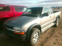PARTING OUT / WRECKING: 2001 CHEVROLET S10 LS ZR2 * PARTS *
