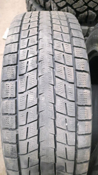 4 pneus d'hiver P215/70R15 100R Dunlop Winter Maxx SJ8 45.0% d'usure, mesure 7-8-8-8/32