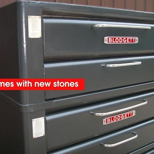 BLODGETT 961 NATURAL DECK GAS DOUBLE PIZZA OVENS WITH NEW STONES in Industrial Kitchen Supplies - Image 2