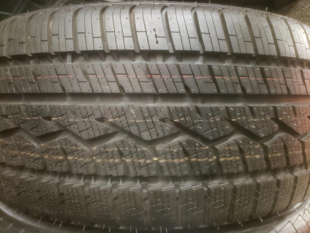 (J26) 1 Pneu Ete - 1 Summer Tire 225-45-17 Toyo 10/32 - COMME NEUF / LIKE NEW in Tires & Rims in Greater Montréal