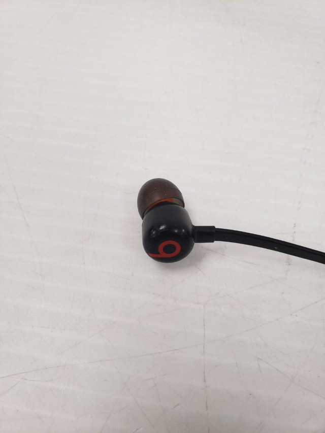 (42582-2) Beats Wireless Ear Buds in Headphones in Alberta - Image 2