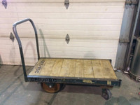 Chariot dentrepôt, robuste ---  Heavy duty Warehouse cart