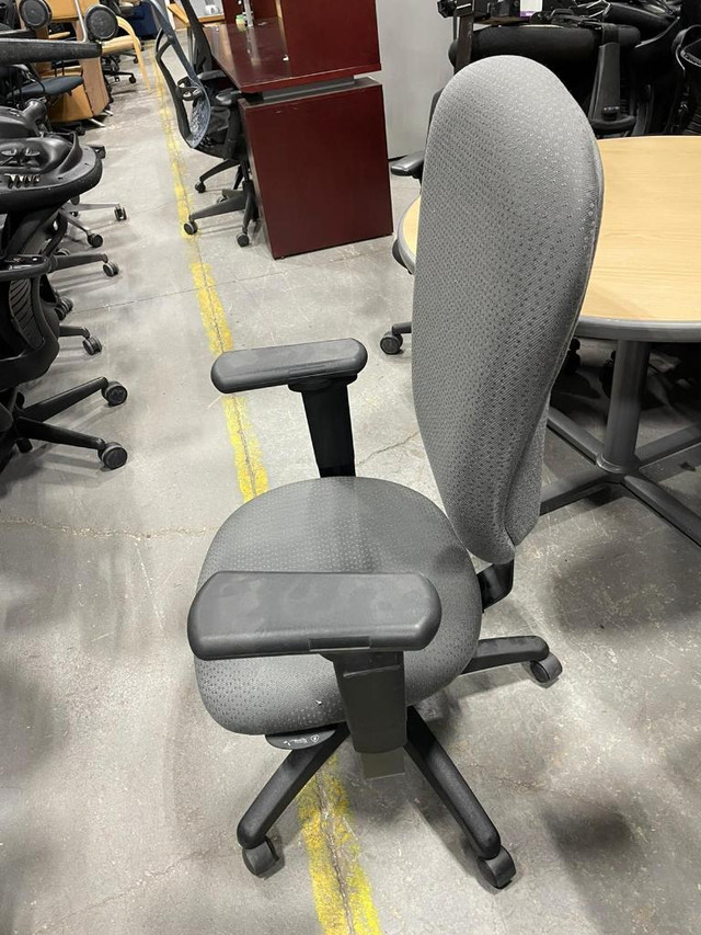 Ergocentric Multi Tilt 2 Chair-Excellent Condition-Call us! in Chairs & Recliners in Toronto (GTA) - Image 2