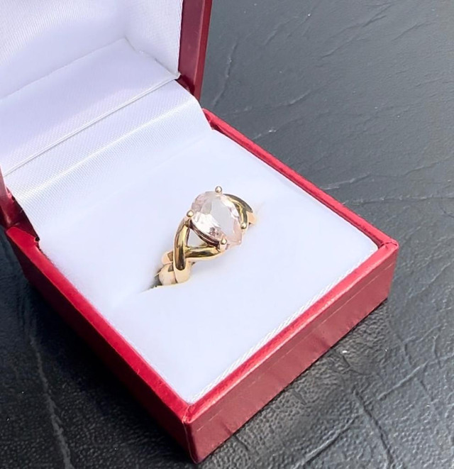 #118 10K yellow gold pear solitaire morganite ring  *Size 6* ON SALE NOW in Jewellery & Watches - Image 3