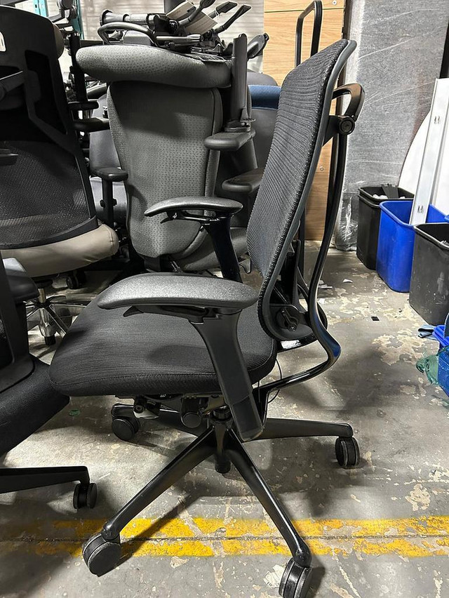 Teknion Contessa Task Chair in Good Condition-Call us now! in Chairs & Recliners in Toronto (GTA) - Image 3