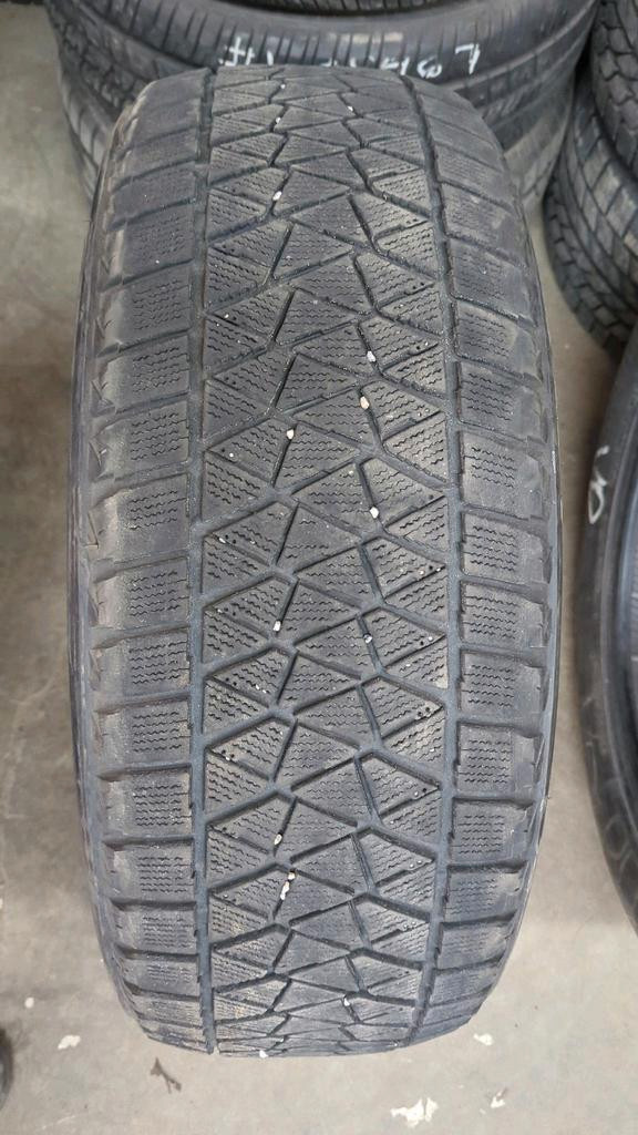 4 pneus dhiver P235/55R19 105T Bridgestone Blizzak DM-V2 52.5% dusure, mesure 7-6-6-6/32 in Tires & Rims in Québec City - Image 2