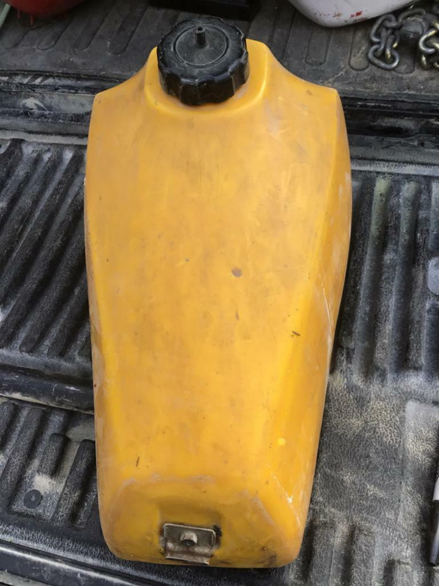 1978 Yamaha YZ250 Gas Tank in Motorcycle Parts & Accessories in Manitoba - Image 3