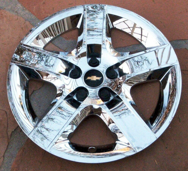 Chevrolet Malibu 08-12 wheel cover enjoliveur hubcap couvercle cap de roue in Auto Body Parts in Greater Montréal