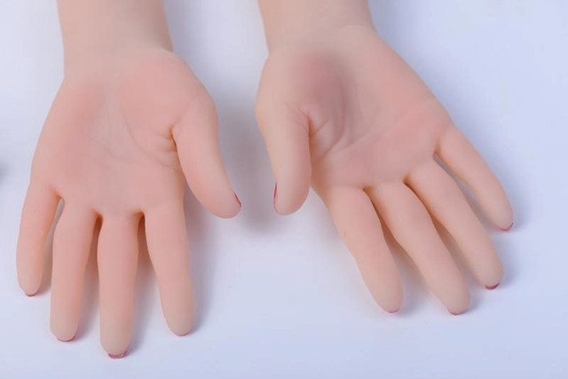 Lifelike Female Hands Model Womens Realistic Silicone Lifelike Soft Mannequin Hand Model 220602 in Other Business & Industrial in Toronto (GTA) - Image 2