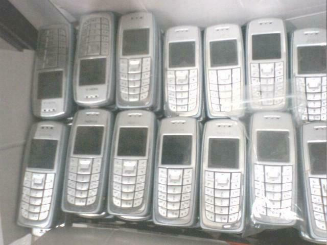 Nokia 3120 Phones No GPS / NoTracking, 15 Phones for $100.00  Good for Rogers, ChatR, Fido, Speak out in Cell Phones in City of Toronto