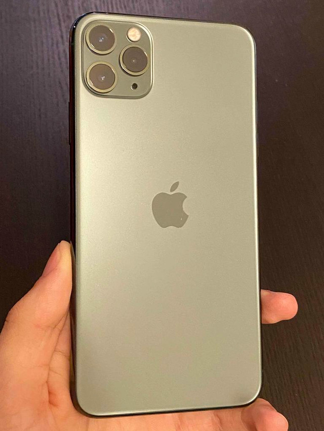 iPhone 11 Pro Max 256 GB Unlocked -- Buy from a trusted source (with 5-star customer service!) in Cell Phones in City of Montréal - Image 4