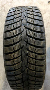 4 pneus d'hiver P235/55R17 103T Laufenn i Fit Ice 8.0% d'usure, mesure 10-12-12-11/32